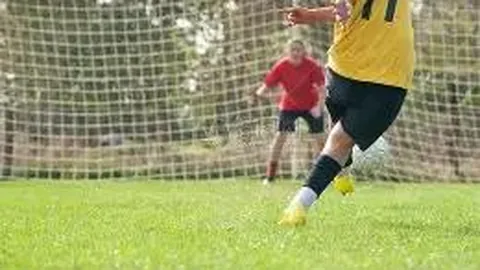 第十四届全国冬运会火炬传递启幕，冰雪赛事激情绽放