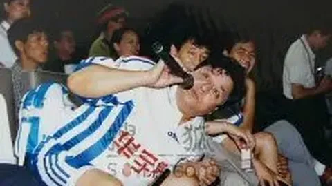 猛龙逆转国王止住连败，卡特球衣告别赛场；灰熊力克76人。